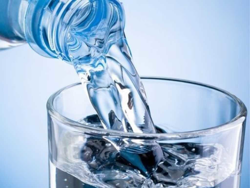 picie wody przed snem